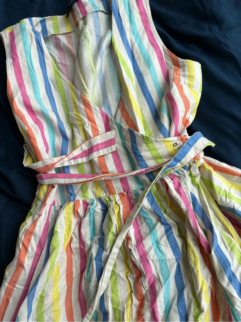 Size 10- Tommy Hilfiger Sleeveless Collared Midi Dress in Multi-Stripe - Picture 6 of 6